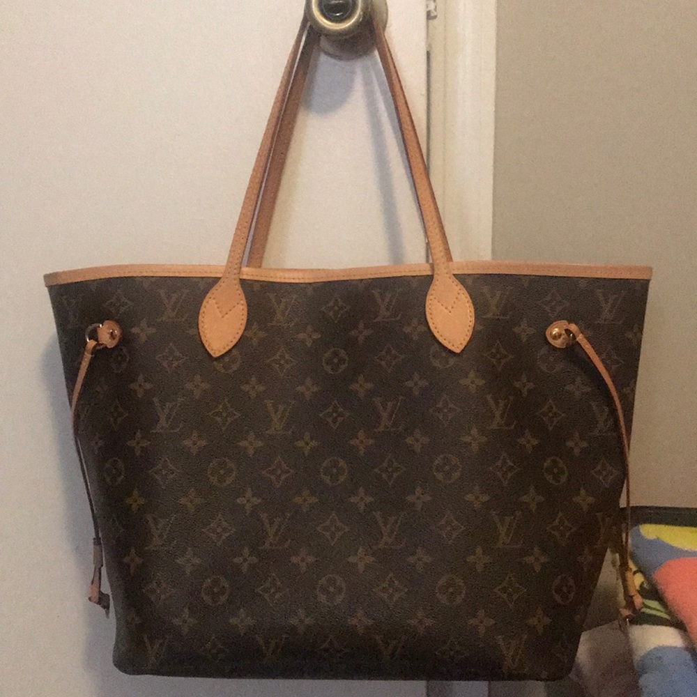 Authentic Louis Vuitton Neverfull MM